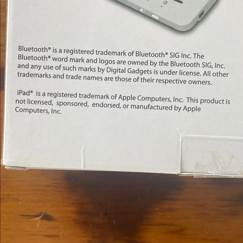 NIB Ultra thin Bluetooth keyboard wireless IPAD NWT